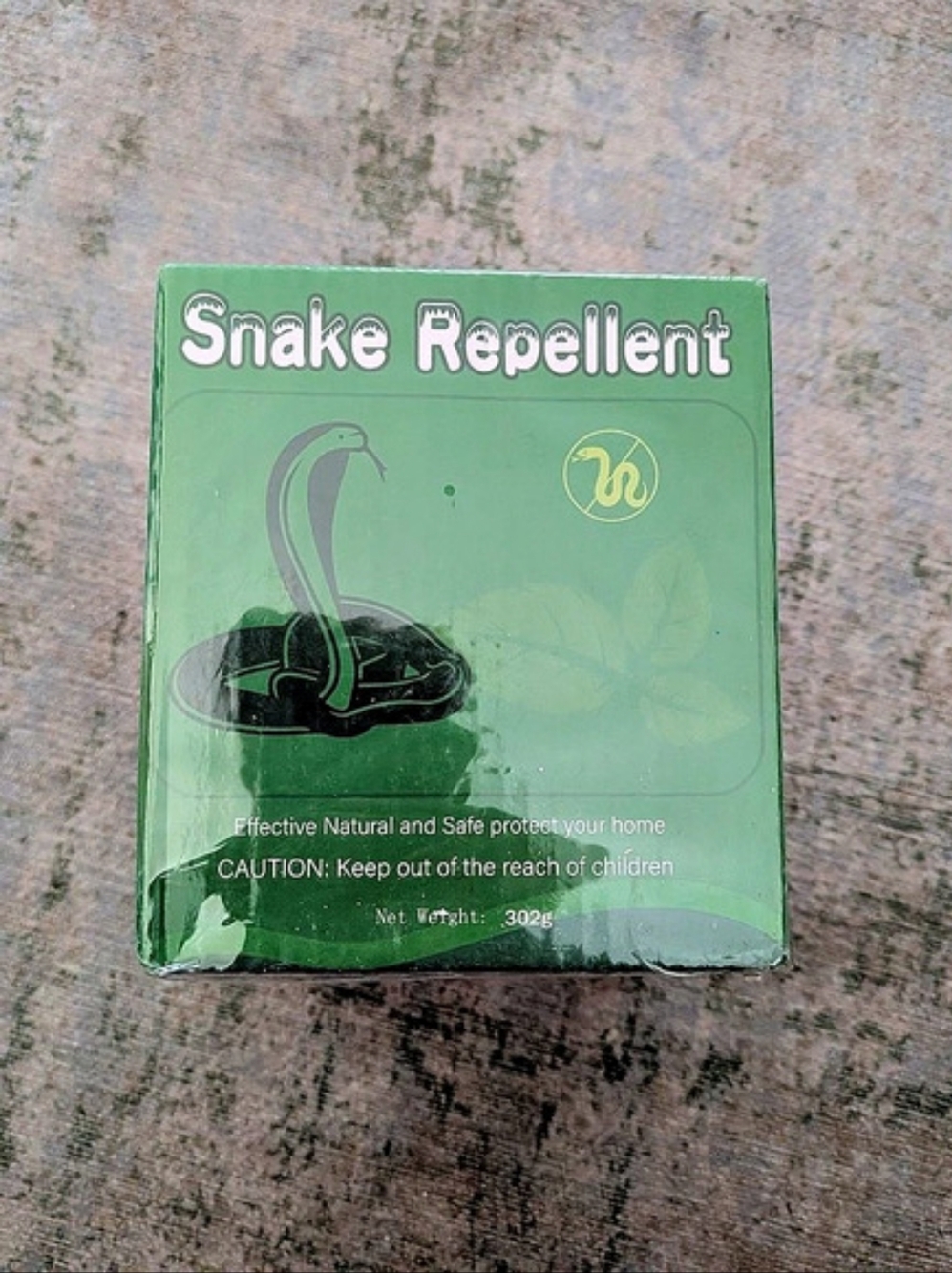Brand New 12 Pcs  Snake Repellent Green NWT